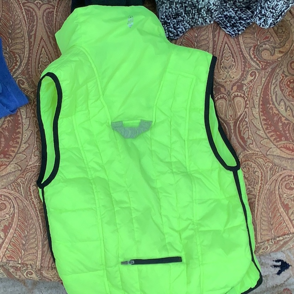NWOT Run This Puffer Vest perfect for pickle-ball - Picture 8 of 10